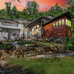 Creekside Manor