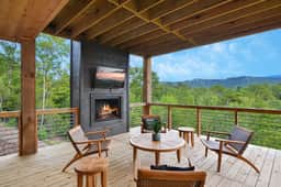 Mountain View Manor - Image 2
