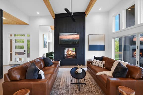 Mountain View Manor - Image 3