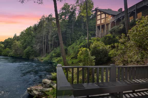 Toccoa Riverside Retreat - Image 2