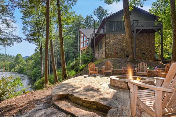 Toccoa Riverside Retreat - Image 3